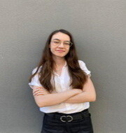 Azra İzgüner